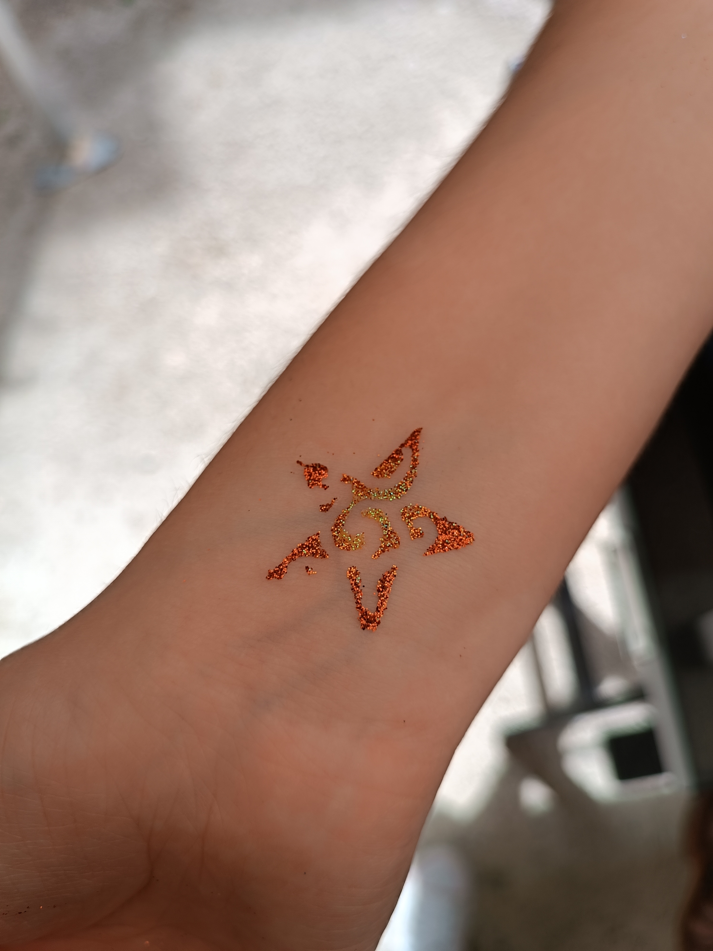 glitter-tattoo
