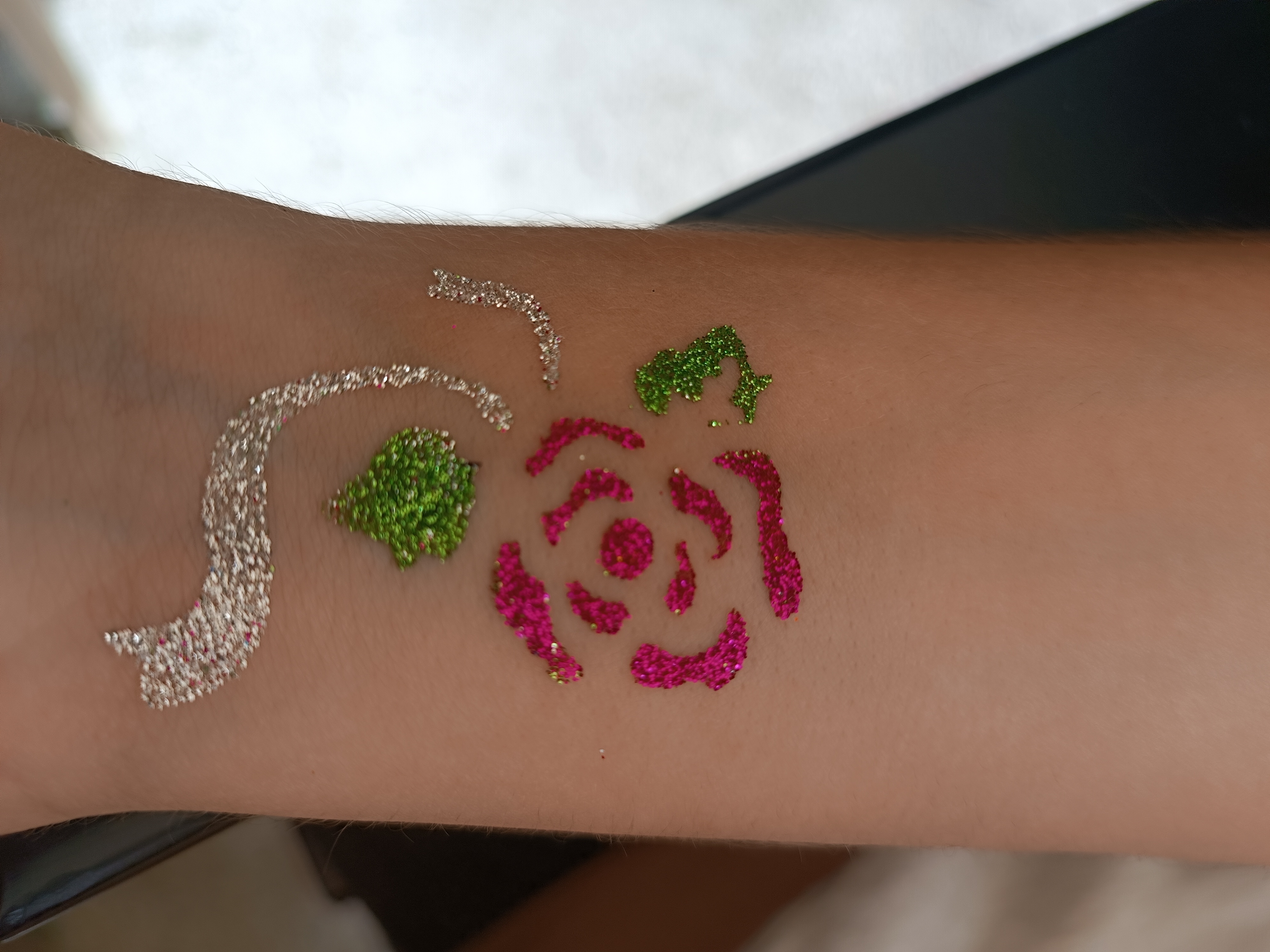 glitter-tattoo